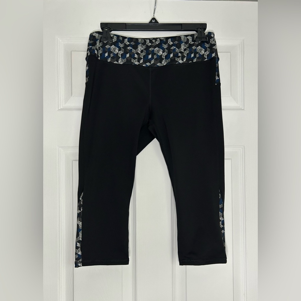Everlast Black Leggings with Blue and Gray Pattern